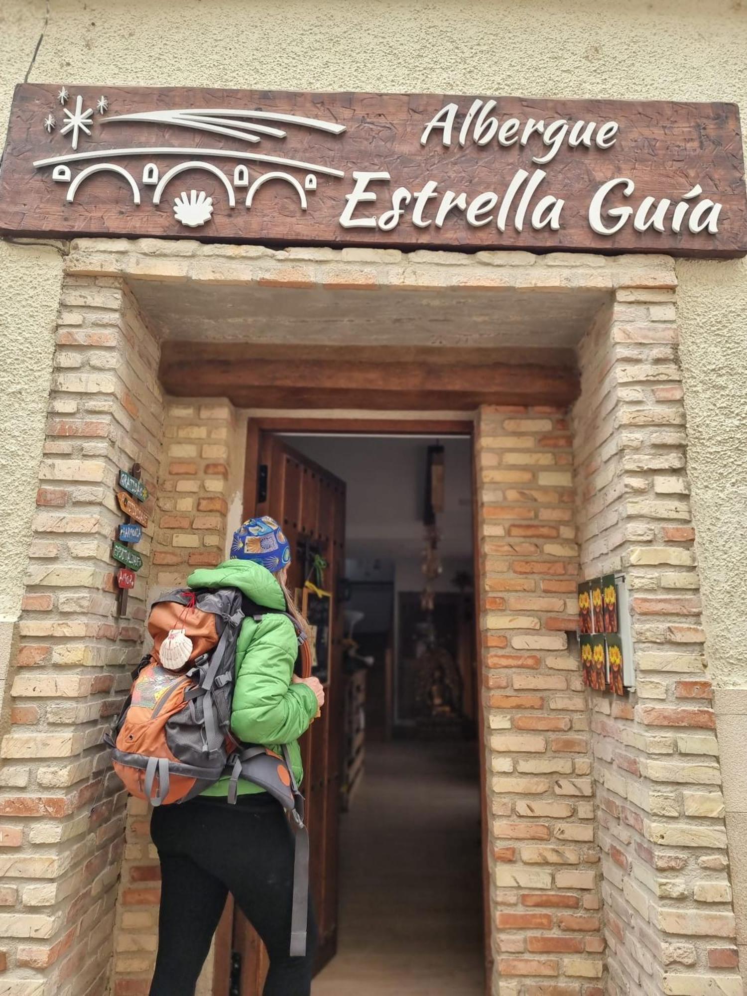 Albergue Estrella Guia ปวนเต ลา เรย์นา ภายนอก รูปภาพ