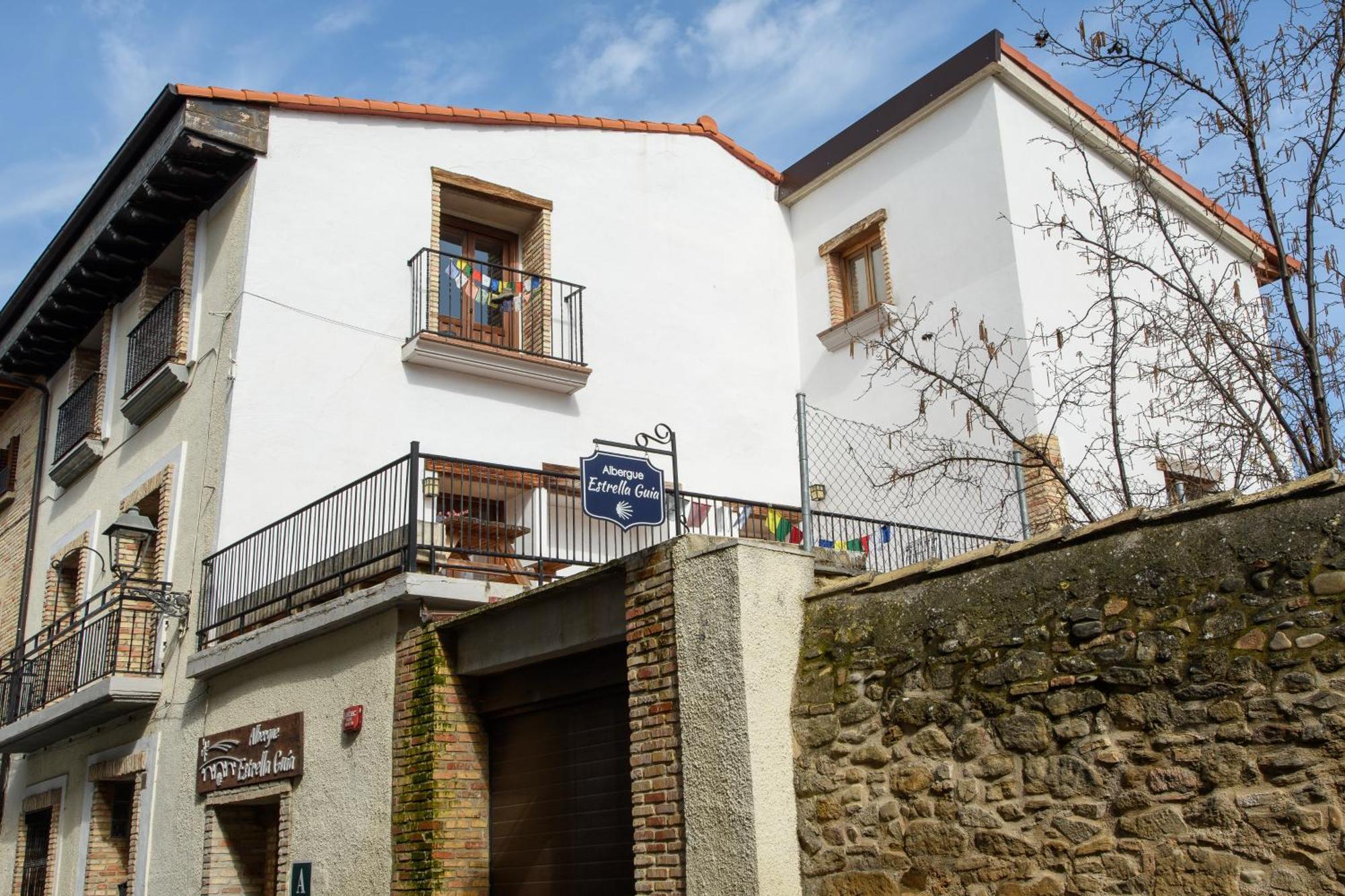 Albergue Estrella Guia ปวนเต ลา เรย์นา ภายนอก รูปภาพ