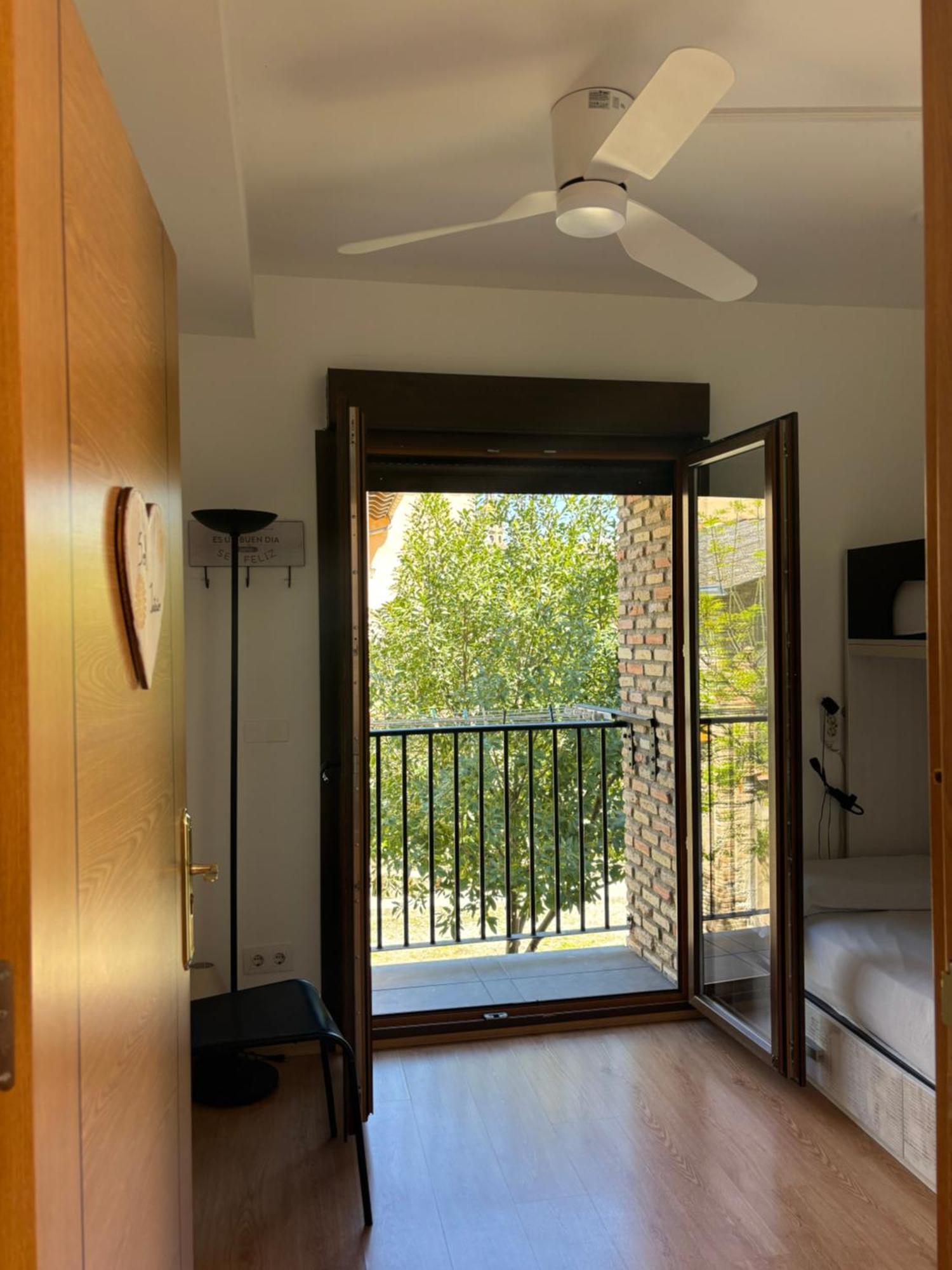 Albergue Estrella Guia ปวนเต ลา เรย์นา ภายนอก รูปภาพ